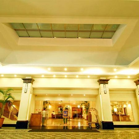 Hotel Gran Puri Manado Exteriér fotografie