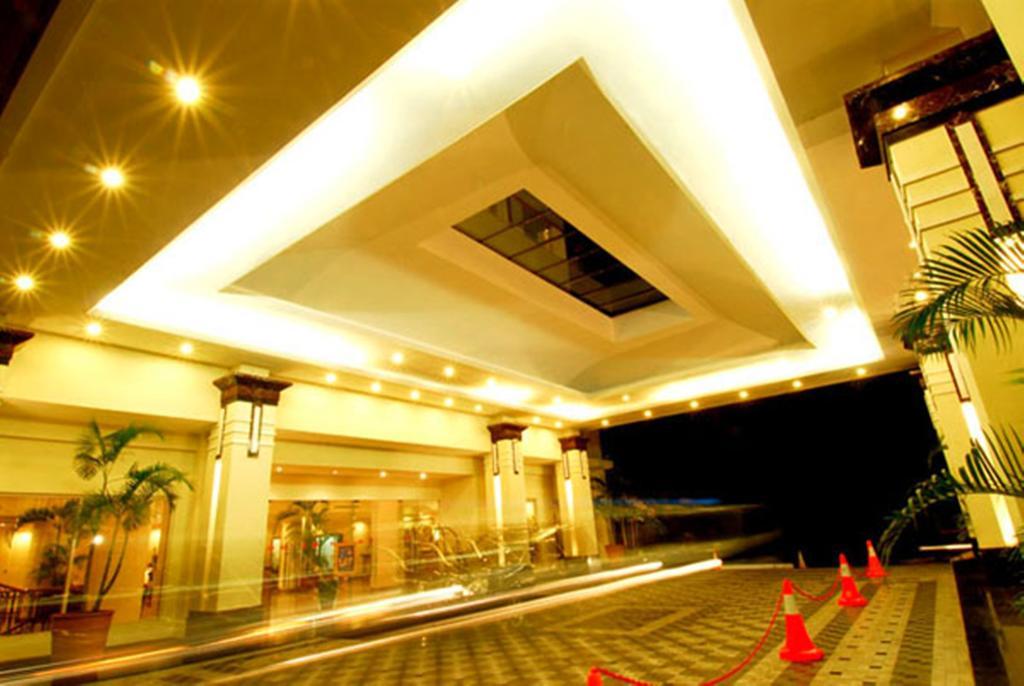 Hotel Gran Puri Manado Exteriér fotografie