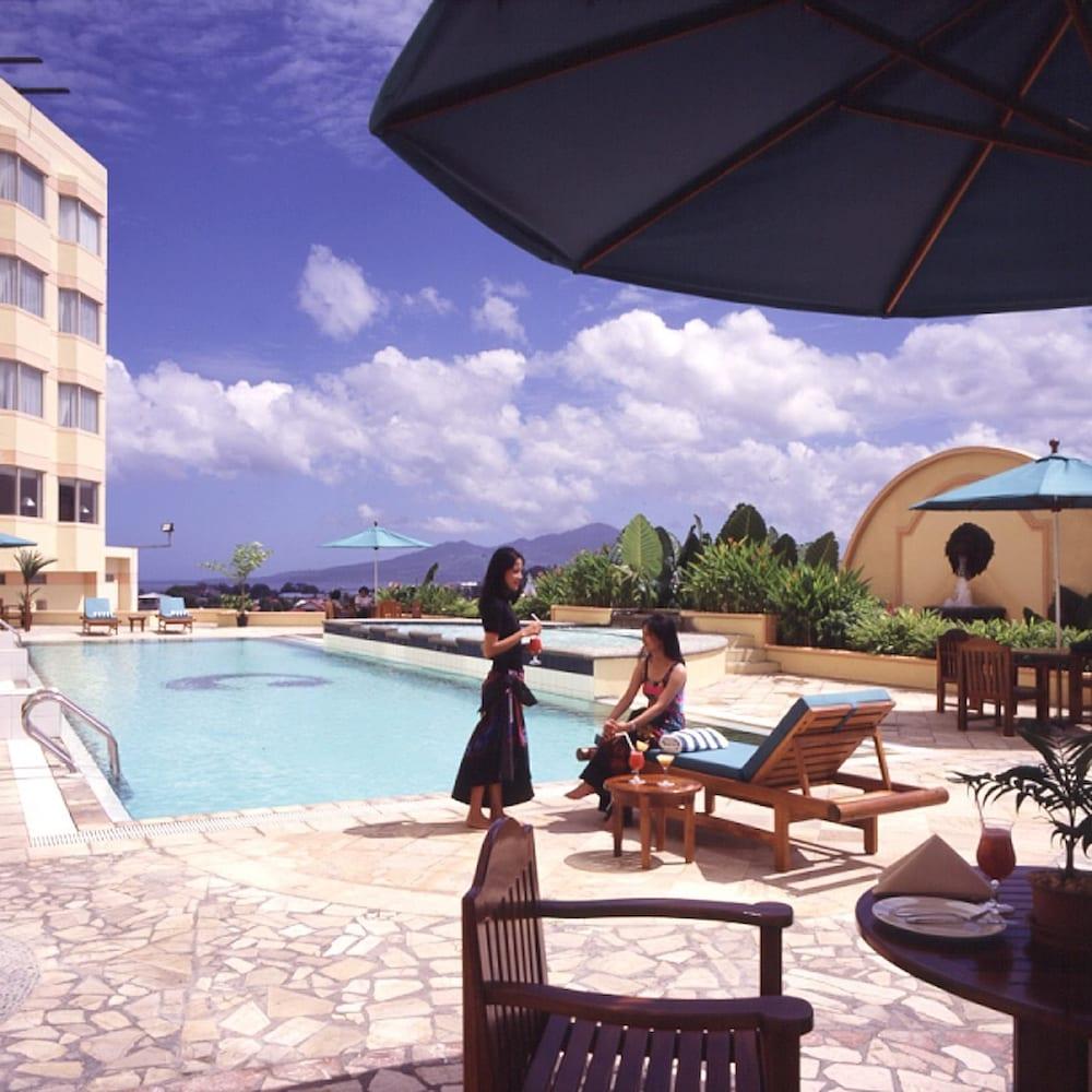 Hotel Gran Puri Manado Exteriér fotografie