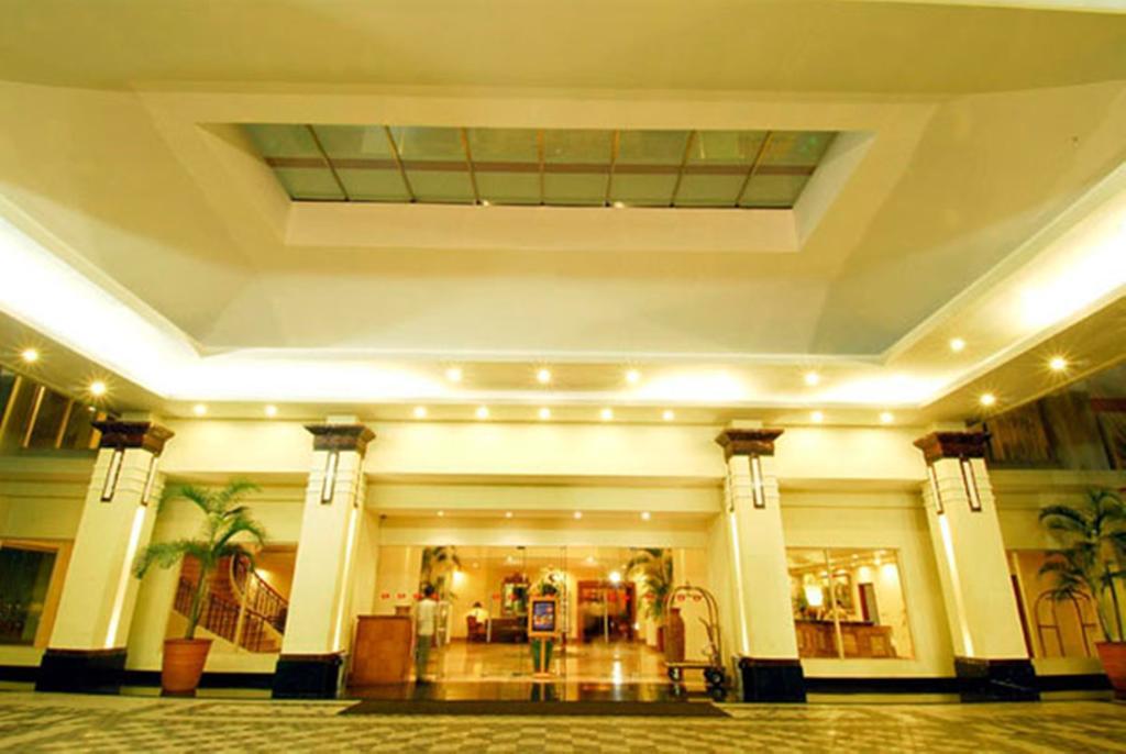 Hotel Gran Puri Manado Exteriér fotografie